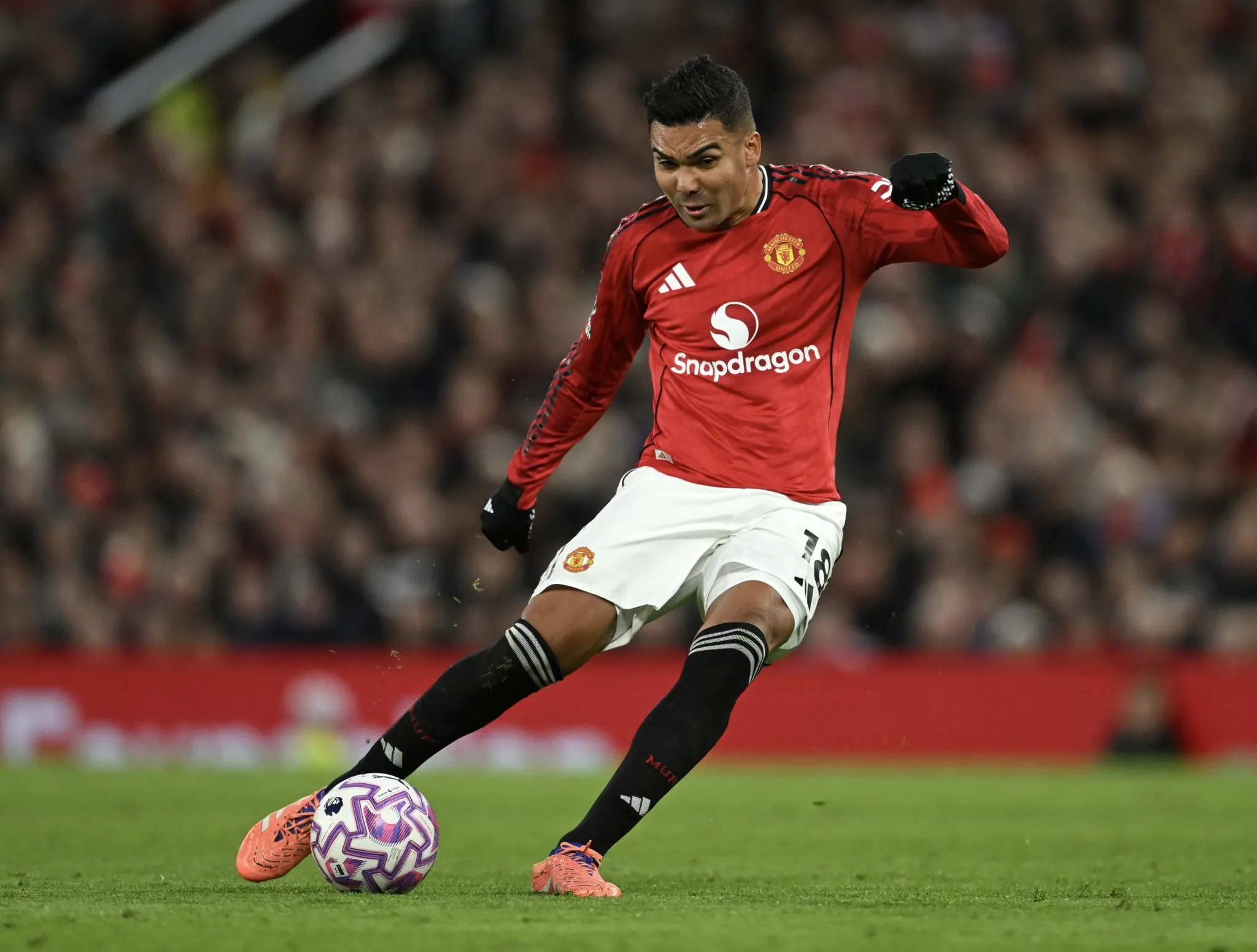 华体会.com-TA：若卡塞米罗剩余比赛全部首发，将30万周薪与曼联续约1年